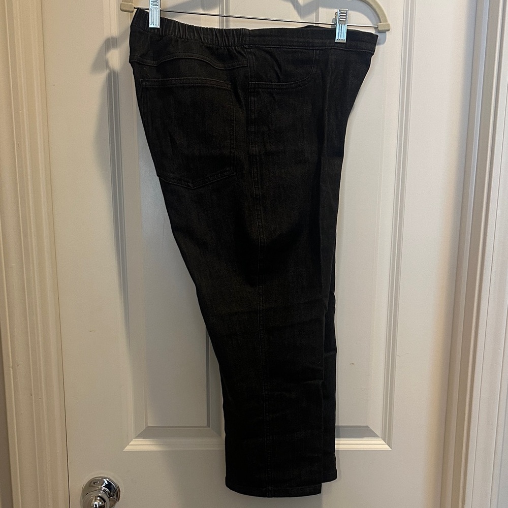 ISAAC MIZRAH Women’s Black Capris